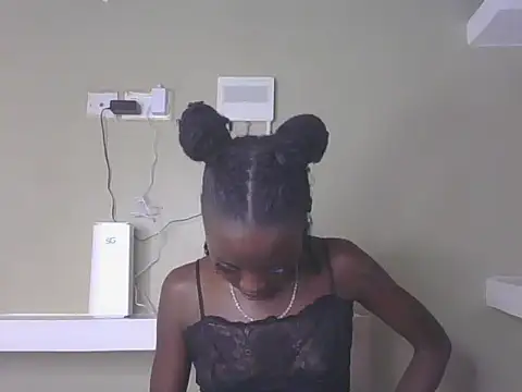 Snapshot of Elsie_1 chatting on July 3, 2026, 7:42 pm Elsie 1 online show from July 3, 2026, 7:42 pm