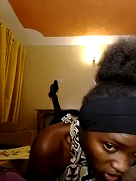 Snapshot of Lovey_nyams chatting on July 1, 2026, 4:46 am Lovey nyams online show from July 1, 2026, 4:46 am