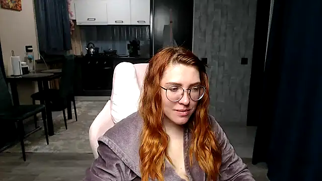 Reginasmilee online show from April 18, 2026, 2:58 am