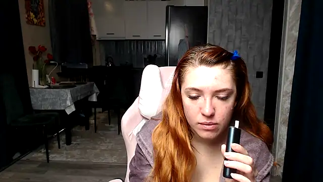 Snapshot of Reginasmilee chatting on May 3, 2026, 3:33 am Reginasmilee online show from May 3, 2026, 3:33 am