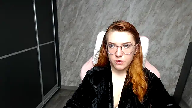 Reginasmilee online show from February 25, 2026, 3:51 am