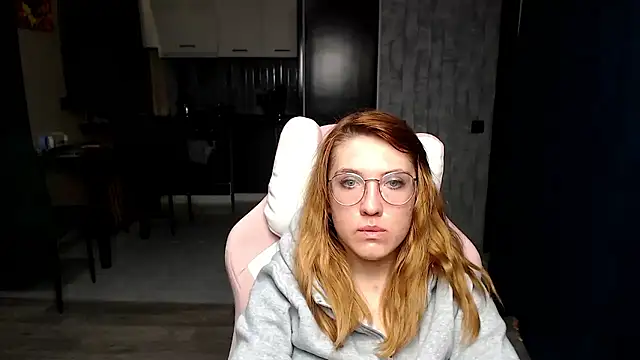 Reginasmilee online show from November 20, 2025, 2:07 pm