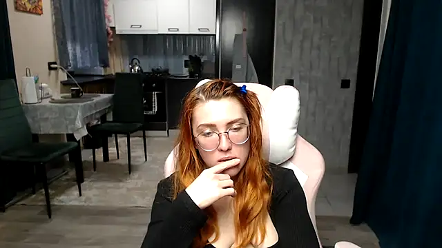 Reginasmilee online show from April 20, 2026, 2:51 pm