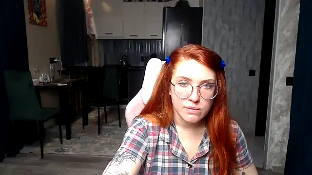 Reginasmilee online show from March 17, 2026, 11:46 am