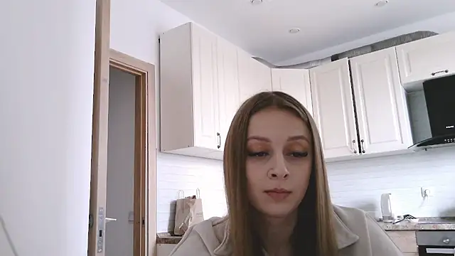 Snapshot of Merryghail chatting on July 6, 2026, 8:32 am Merryghail online show from July 6, 2026, 8:32 am