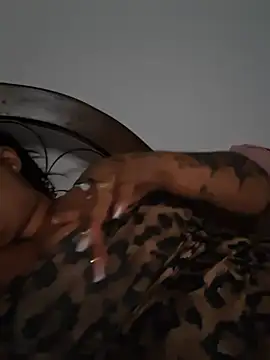 Snapshot of Valentina_Tilly chatting on August 6, 2026, 2:28 am Valentina Tilly online show from August 6, 2026, 2:28 am