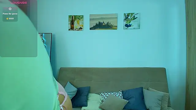 boneyblue online show from June 27, 2026, 5:57 am