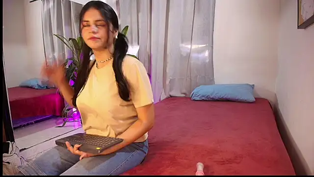 Snapshot of Kim_lowel chatting on June 27, 2026, 7:53 pm Kim lowel online show from June 27, 2026, 7:53 pm