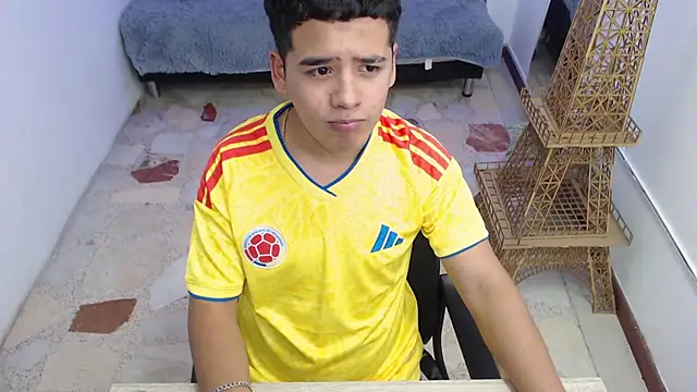 Santiago Acosta  online show from July 4, 2026, 3:46 am