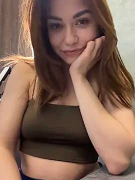 Snapshot of cozy_hazel chatting on July 2, 2026, 6:58 pm cozy hazel online show from July 2, 2026, 6:58 pm
