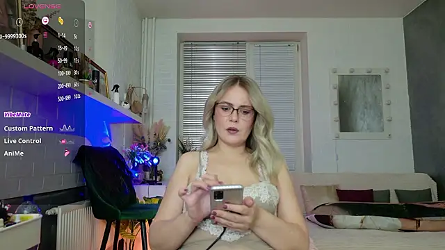 Snapshot of BeautyeyesLovely chatting on March 11, 2026, 6:46 pm BeautyeyesLovely online show from March 11, 2026, 6:46 pm