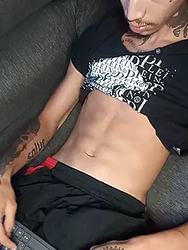 Snapshot of Gustav_boy chatting on June 24, 2026, 10:29 pm Gustav boy online show from June 24, 2026, 10:29 pm