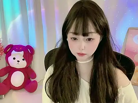 Flies12 online show from July 9, 2026, 1:06 am