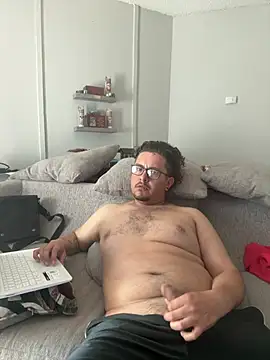 Snapshot of JamiesHardBoy chatting on July 4, 2026, 2:43 pm JamiesHardBoy online show from July 4, 2026, 2:43 pm