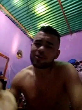 Snapshot of Tupersoperso chatting on July 1, 2026, 1:50 am Tupersoperso online show from July 1, 2026, 1:50 am