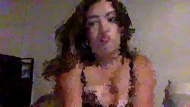 v1oletlyes online show from July 6, 2026, 5:26 pm