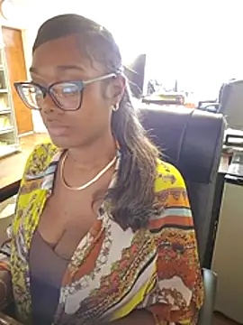 Hottiechocolatier online show from July 1, 2026, 7:47 pm
