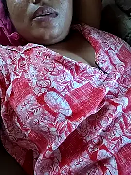 Snapshot of Strip-girl chatting on July 4, 2026, 9:37 am Strip-girl online show from July 4, 2026, 9:37 am