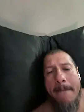 Snapshot of hoozurdaddy81 chatting on June 29, 2026, 1:23 am hoozurdaddy81 online show from June 29, 2026, 1:23 am