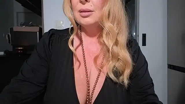 Snapshot of TammyJeann chatting on November 29, 2025, 5:46 pm TammyJeann online show from November 29, 2025, 5:46 pm