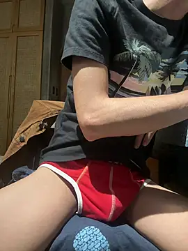 Snapshot of Henrycum2 chatting on July 9, 2026, 4:06 pm Henrycum2 online show from July 9, 2026, 4:06 pm