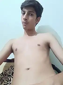 Snapshot of young_Popi chatting on July 4, 2026, 4:22 pm young Popi online show from July 4, 2026, 4:22 pm