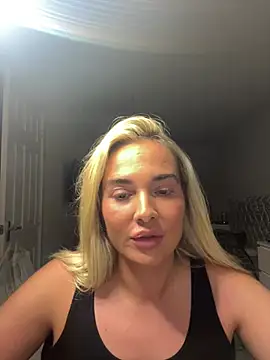 MarnieMilfxox online show from July 7, 2026, 8:56 pm