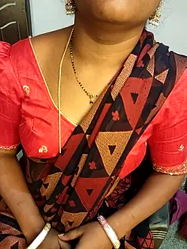 Snapshot of Siiddhika87 chatting on July 1, 2026, 6:19 pm Siiddhika87 online show from July 1, 2026, 6:19 pm