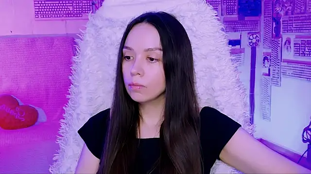 OliviaWeles online show from July 10, 2026, 8:36 am