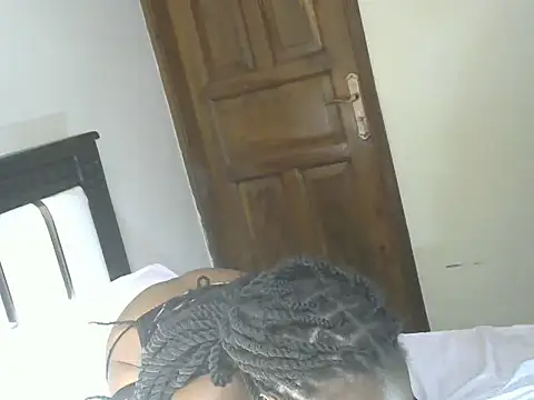 Snapshot of thickpetite chatting on July 6, 2026, 7:04 am thickpetite online show from July 6, 2026, 7:04 am