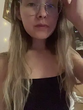 jessiebeckett online show from July 9, 2026, 6:03 am