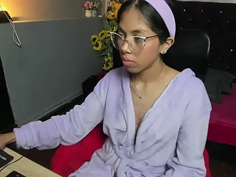 MelanieRousse online show from July 3, 2026, 2:18 am