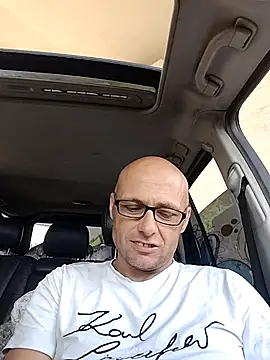 Snapshot of Szonek123 chatting on July 19, 2026, 10:45 am Szonek123 online show from July 19, 2026, 10:45 am