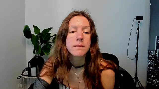 Snapshot of Lunaa_x44 chatting on July 11, 2026, 7:08 am Lunaa x44 online show from July 11, 2026, 7:08 am