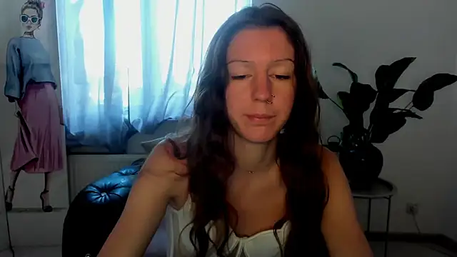Snapshot of Lunaa_x44 chatting on July 6, 2026, 8:21 am Lunaa x44 online show from July 6, 2026, 8:21 am