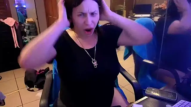 imisamoore69 online show from March 8, 2026, 9:12 am