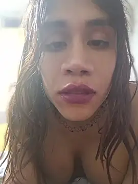 Snapshot of Karlitah chatting on July 6, 2026, 1:45 am Karlitah online show from July 6, 2026, 1:45 am