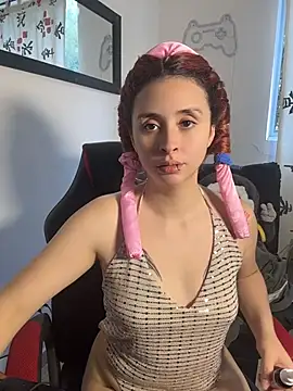 Snapshot of Sophiia_Luxx chatting on July 7, 2026, 7:28 pm Sophiia Luxx online show from July 7, 2026, 7:28 pm