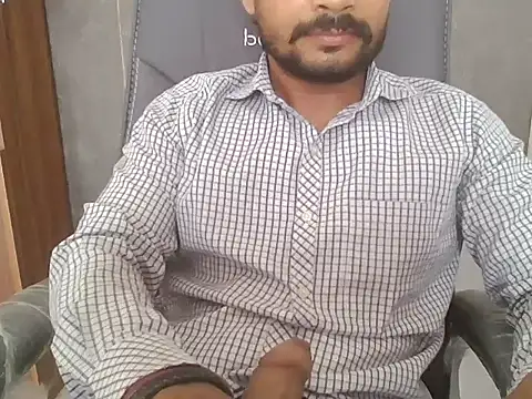 Snapshot of TheSaurabh chatting on July 3, 2026, 6:31 am TheSaurabh online show from July 3, 2026, 6:31 am