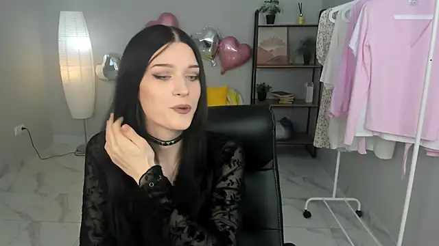 Snapshot of Emily__Wood chatting on July 24, 2026, 9:38 am Emily Wood online show from July 24, 2026, 9:38 am