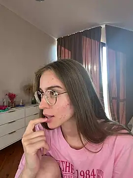 Snapshot of IsabellaStarglow chatting on July 15, 2026, 3:52 pm IsabellaStarglow online show from July 15, 2026, 3:52 pm