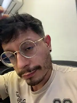 andrewlopezz online show from July 7, 2026, 8:34 pm