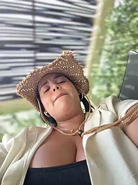 AliceStarshine online show from December 19, 2025, 5:59 pm