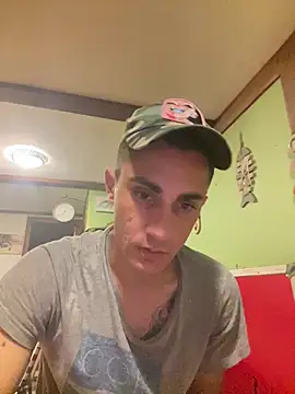 Snapshot of AlexitoTrendy22 chatting on July 12, 2026, 9:37 pm AlexitoTrendy22 online show from July 12, 2026, 9:37 pm