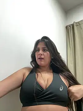 Snapshot of Nellaluxe chatting on July 17, 2026, 7:38 am Nellaluxe online show from July 17, 2026, 7:38 am