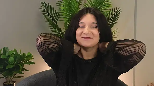 Snapshot of LuraBellazer chatting on July 8, 2026, 11:33 am LuraBellazer online show from July 8, 2026, 11:33 am