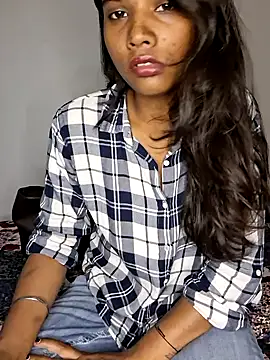 MysticDiya online show from July 10, 2026, 5:51 am
