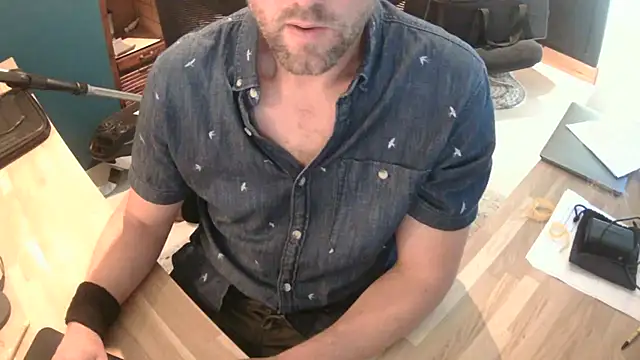 Snapshot of lars_lussurioso chatting on July 9, 2026, 8:59 am lars lussurioso online show from July 9, 2026, 8:59 am