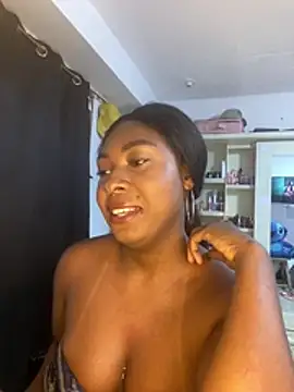Snapshot of Emilybrowm01 chatting on July 14, 2026, 1:49 am Emilybrowm01 online show from July 14, 2026, 1:49 am