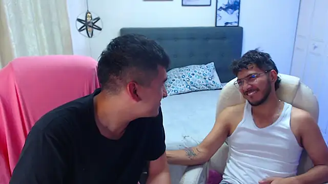 Snapshot of luccas_and_alex chatting on July 10, 2026, 2:06 pm luccas and alex online show from July 10, 2026, 2:06 pm